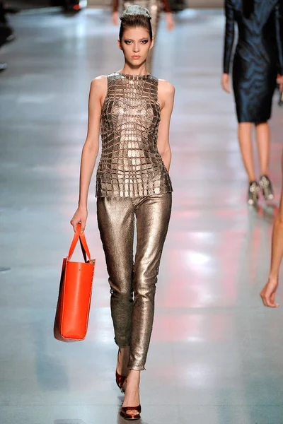 Look 9